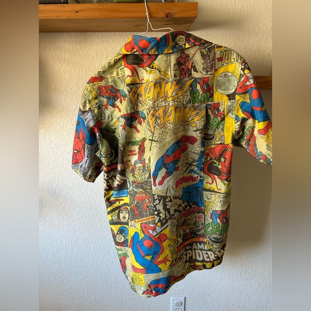 Marvel Comics x Ralph Marlin Spider-Man All Over Print NWOT Button Shirt - Picture 6 of 9